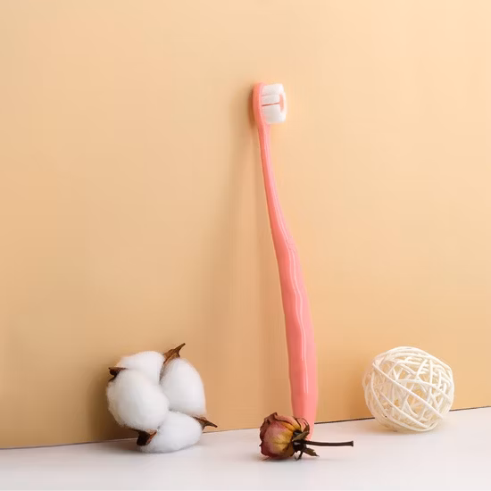 Brosse à dents adulte de soins bucco-dentaires OEM avec certification FDA